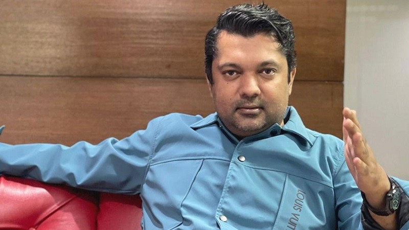 জমি পাওয়ার জন্য ড. ইউনূস স্যারকেও বাবা ডাকতে রাজি আছি : জয়